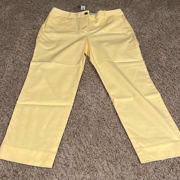 Summer brand new Yellow short pants - Picture 1 of 5